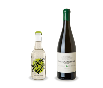 <span class="wine_name">ジョージアセット</span><br><span class="wine_kinds">[キシ・ムツヴァネ、JuJuNa×4本]</span>