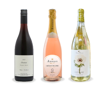 <span class="wine_name">赤白ロゼセット</span><br><span class="wine_kinds">[ストラタム（ニュージーランド）、メゾン・アケルマン（フランス）、アネモネ シャルドネ（日本）]</span>
